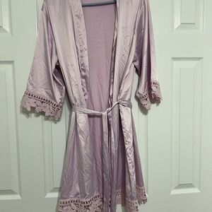 Elegant Lace Trim Satin Robe - Pink